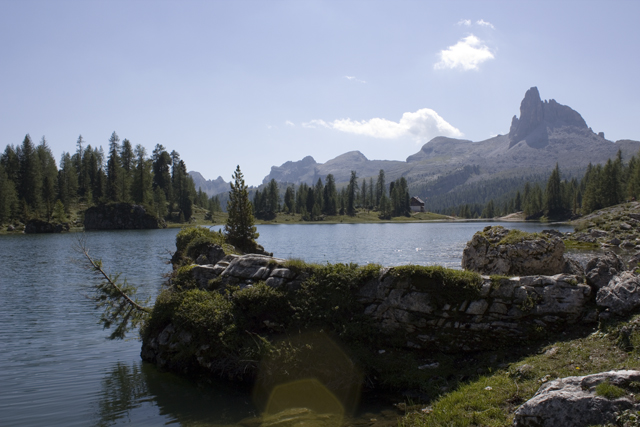 2011-08-25_09-58-53 cadore.jpg - Lago de Federa mit Blick zum Beco de Mezodi